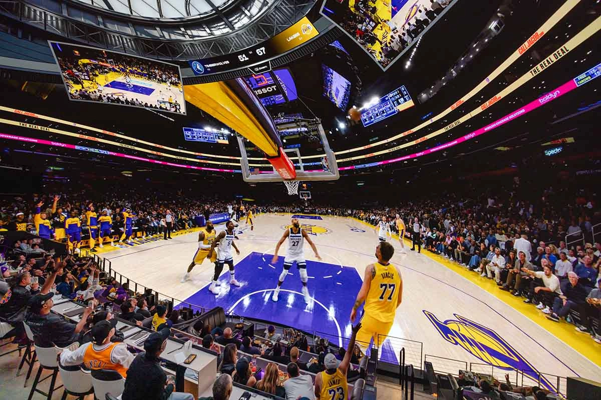 The Ultimate Fan Experience: Top 8 NBA Moments at Cosm This Season