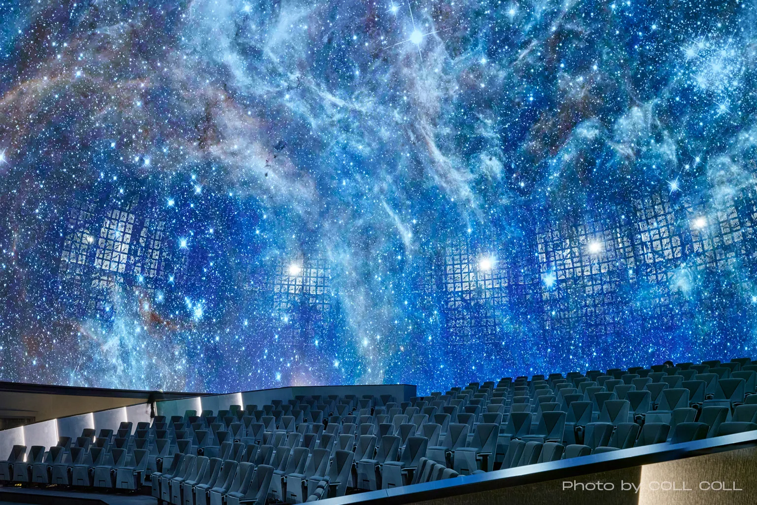 blue_nebula_70_CollColl_Planetarium_Praha10203.webp